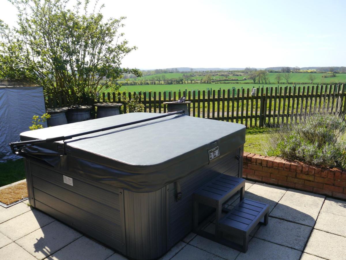 South View Country House Sleeps 12 - Hot Tub - Views Henley-in-Arden Exterior foto